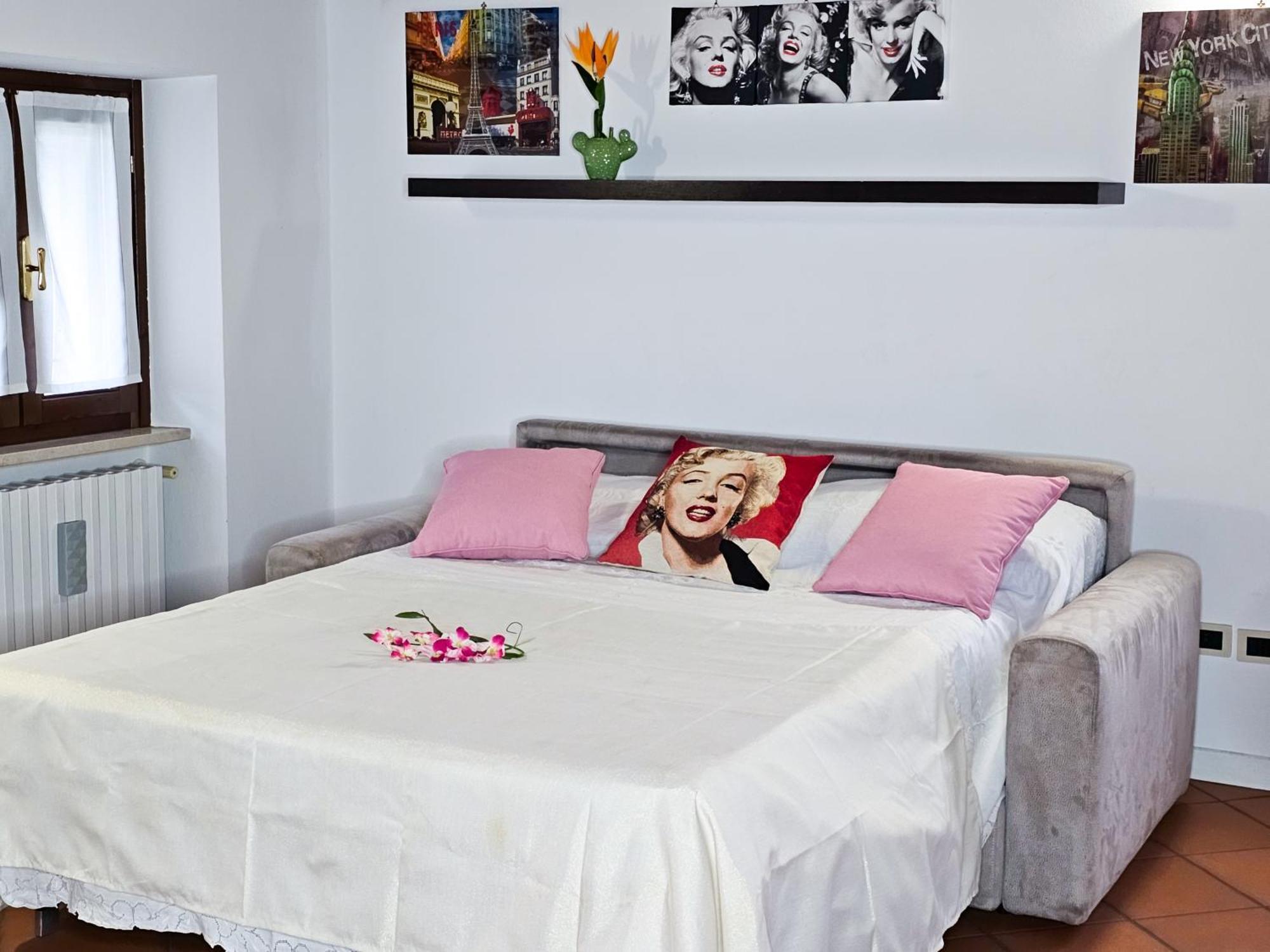 Casa Marilyn Apartment Desenzano del Garda Bagian luar foto